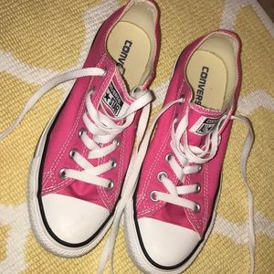 Pink Converse!!! 🎀